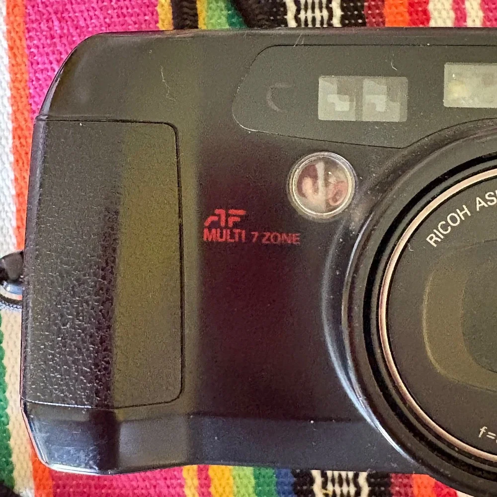 Ricoh‎ R-125Z 35mm Film Camera 38-125mm Aspheric Zoom AF Multi 7 Zone Black